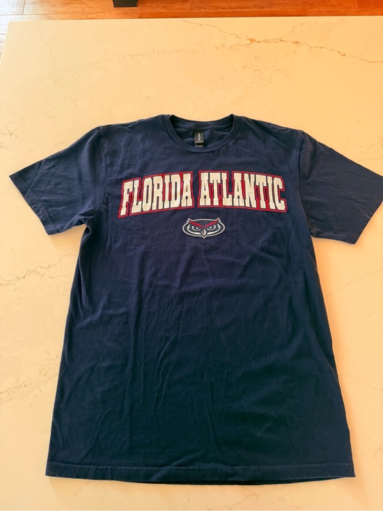Gildan Other - Gildan Navy Florida Atlantic Graphic Tee with Red & White Lettering